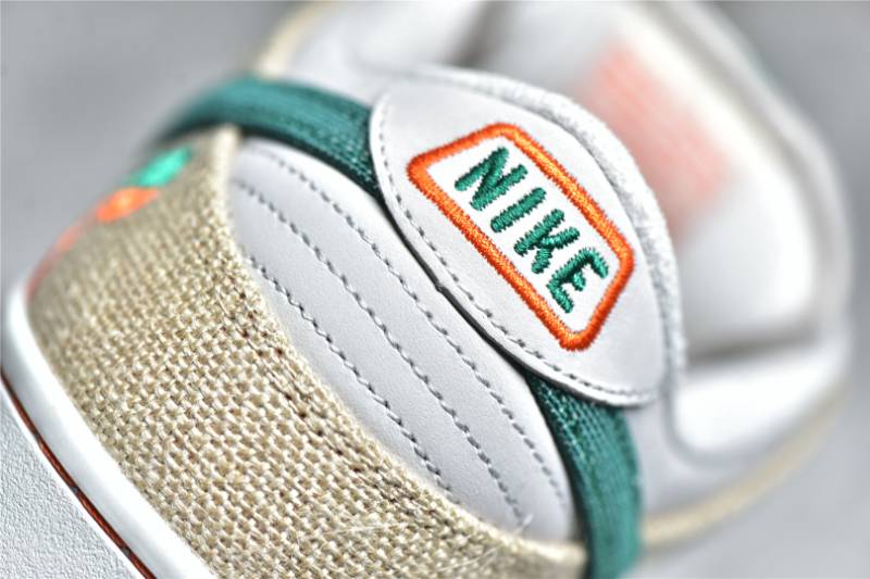 Nike SB Dunk Low
Jarritos