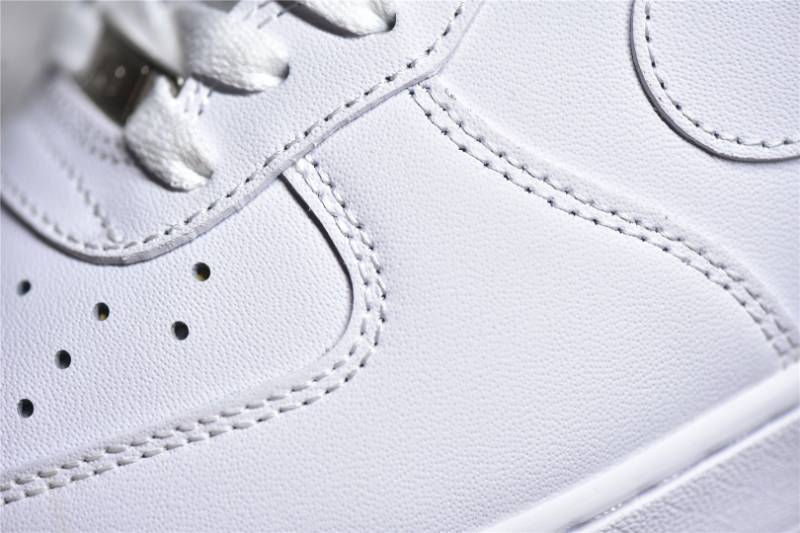Nike Air Force 1 Low '07
White