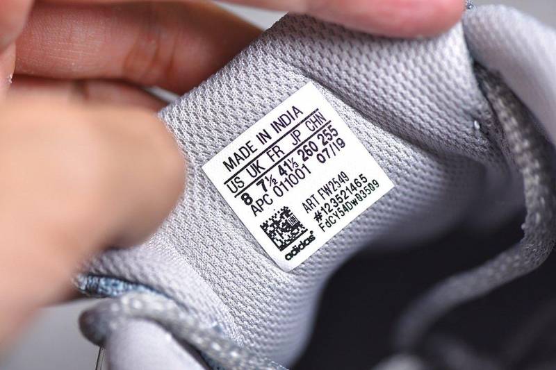 Adidas Yeezy Boost 700 V2
Inertia