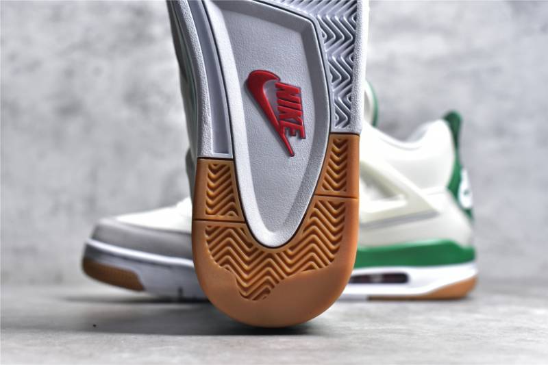 Jordan 4 Retro SBPine Green
