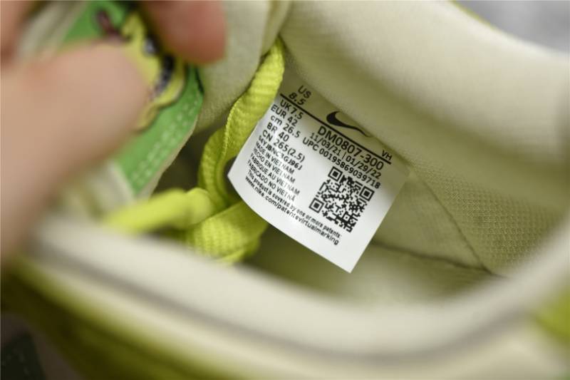 Nike SB Dunk Low
Green Apple