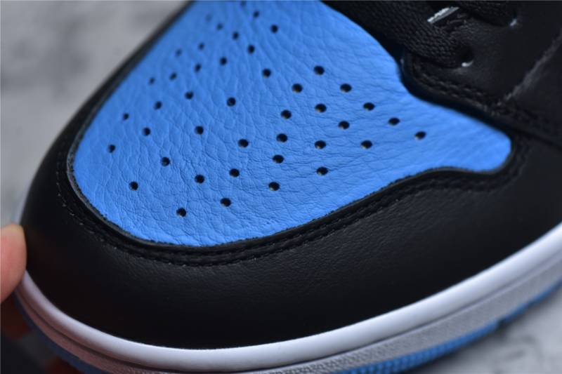 Jordan 1 Mid
University Blue Black