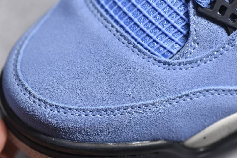 Jordan 4 Retro
University Blue