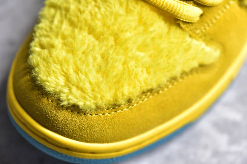 Nike SB Dunk Low
Grateful Dead Bears Yellow