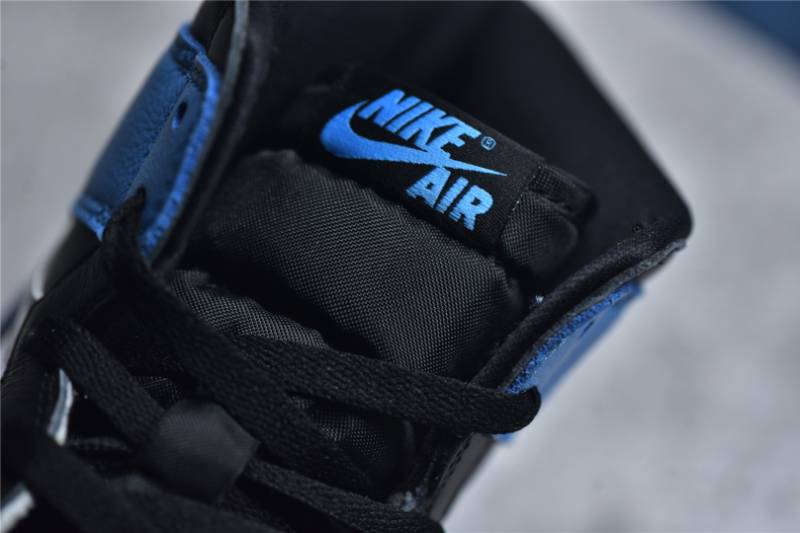 Jordan 1 Mid
University Blue Black