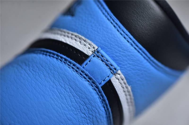 Jordan 1 Mid
University Blue Black