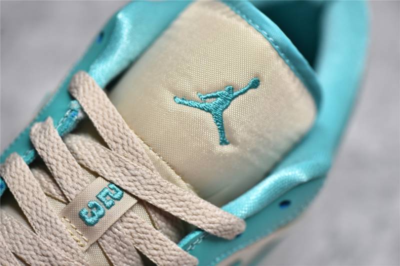 Jordan 1 Low
Tropical Teal