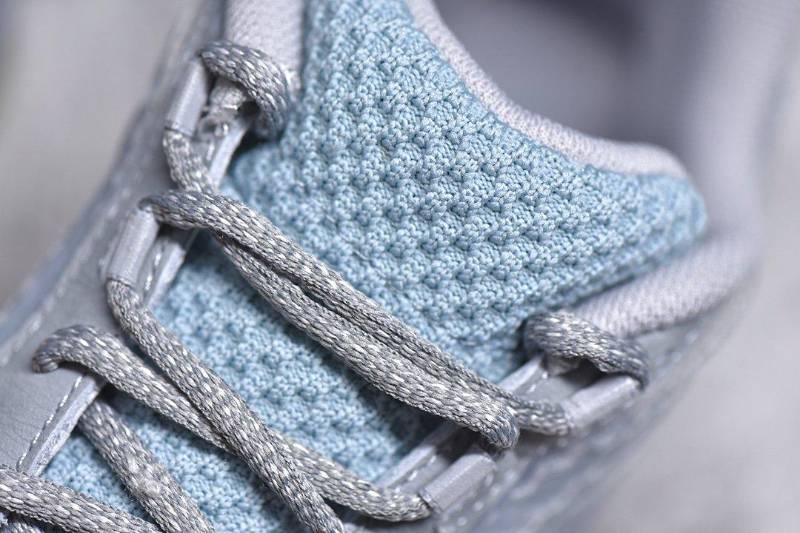 Adidas Yeezy Boost 700 V2
Inertia