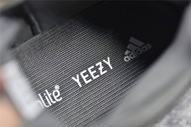 Adidas Yeezy 500
Granite