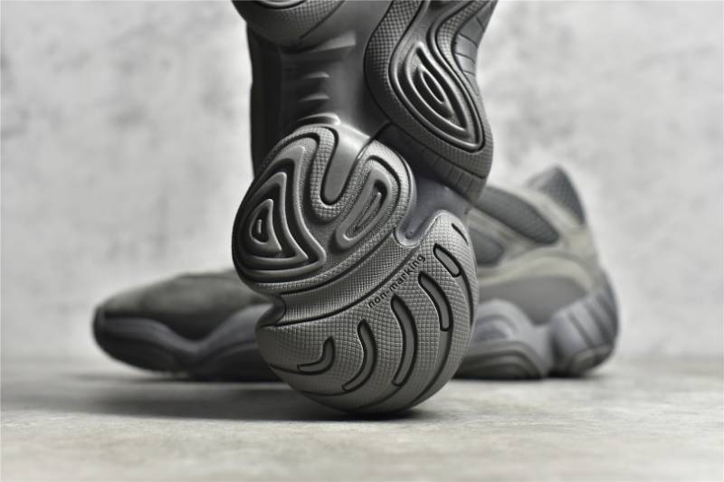 Adidas Yeezy 500
Granite