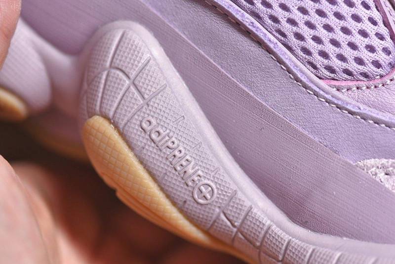 Adidas Yeezy 500
Soft Vision