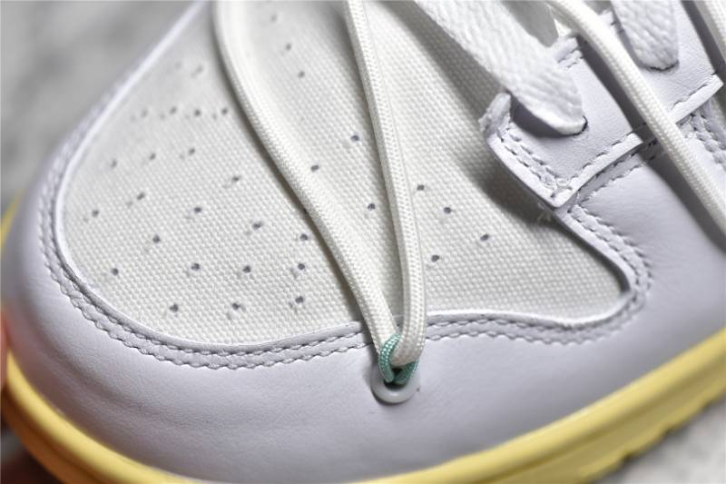 Nike Dunk Low
Off-White Lot 1