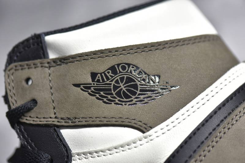 Jordan 1 Retro High Dark Mocha