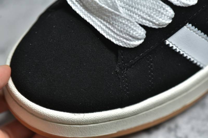Adidas Campus 00s
Core Black