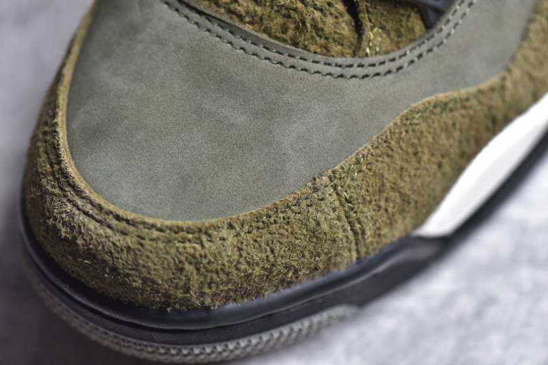 Jordan 4 Retro SE
Craft Medium Olive