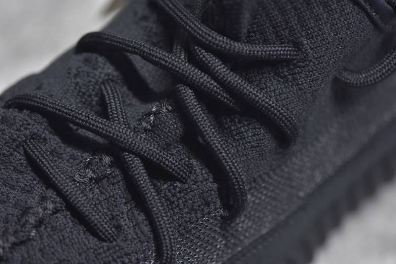 Adidas Yeezy Boost 350 V2
Onyx