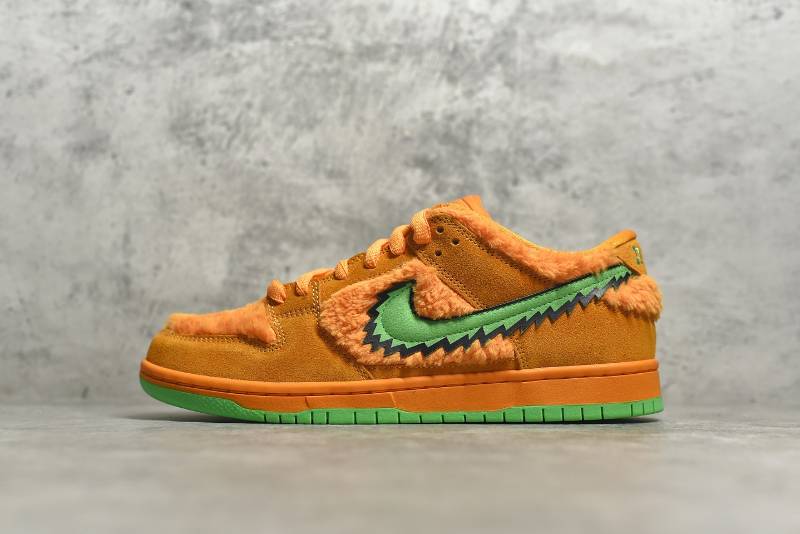 Nike SB Dunk Low
Grateful Dead Bears Orange