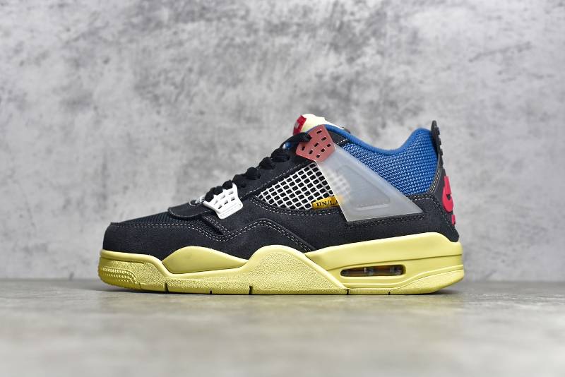 Jordan 4 Retro
Union Off Noir