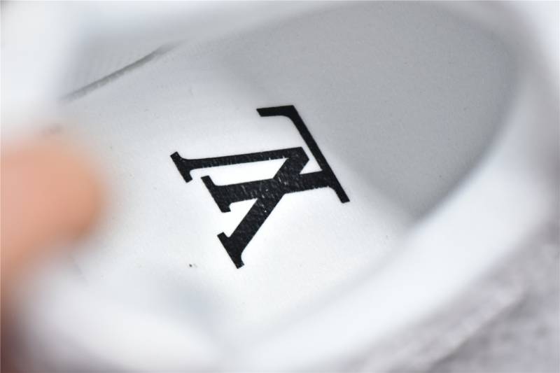 Louis Vuitton Nike Air Force 1 Low
By Virgil Abloh White