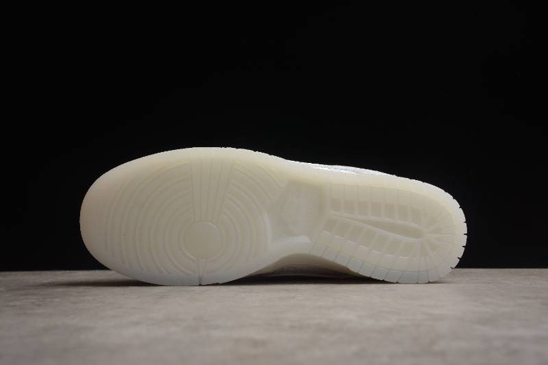 Nike Dunk Low
CLOT Fragment White