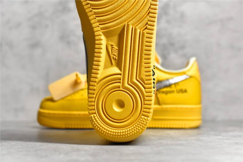Nike Air Force 1 Low
Off-White ICA University Gold