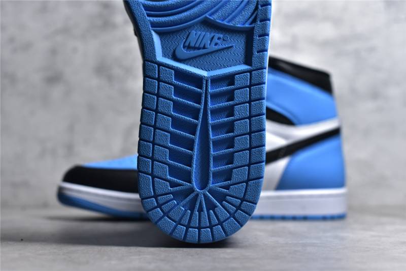 Jordan 1 Mid
University Blue Black