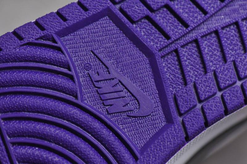Jordan 1 Low
Court Purple