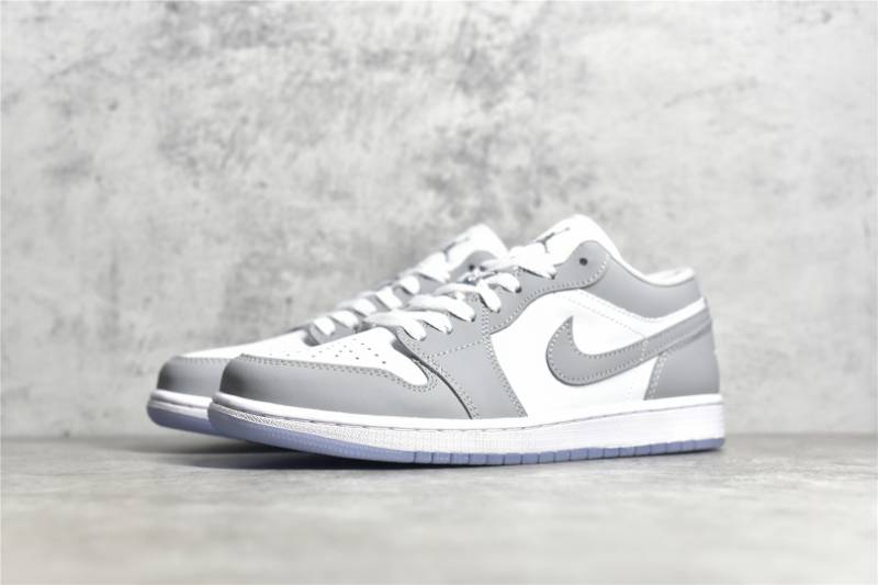 Jordan 1 Low
Wolf Grey