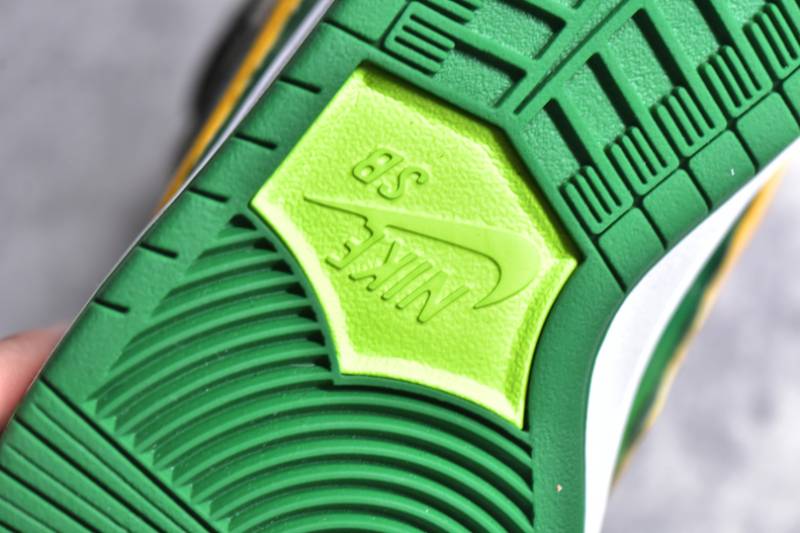 Nike SB Dunk Low
Ben & Jerry's Chunky Dunky