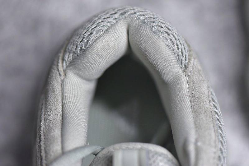 Adidas Yeezy 500
Salt