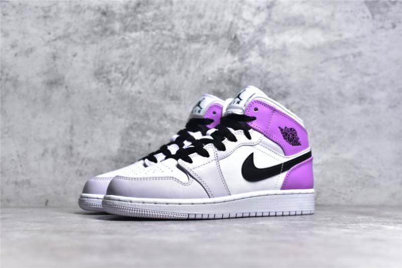 Jordan 1 Mid
Barely Grape