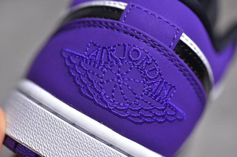 Jordan 1 Low
Court Purple