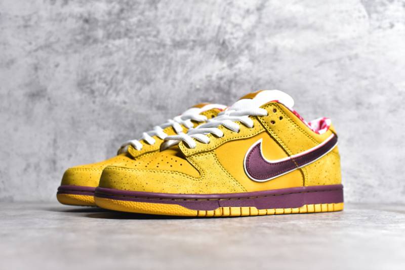 Nike SB Dunk Low
Yellow Lobster