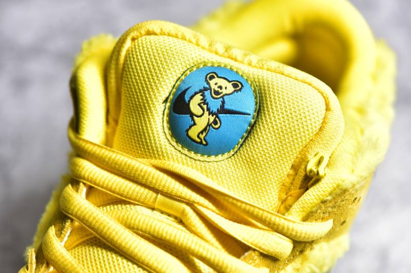 Nike SB Dunk Low
Grateful Dead Bears Yellow