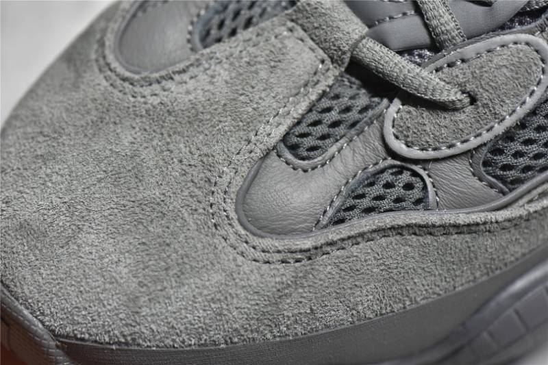 Adidas Yeezy 500
Granite