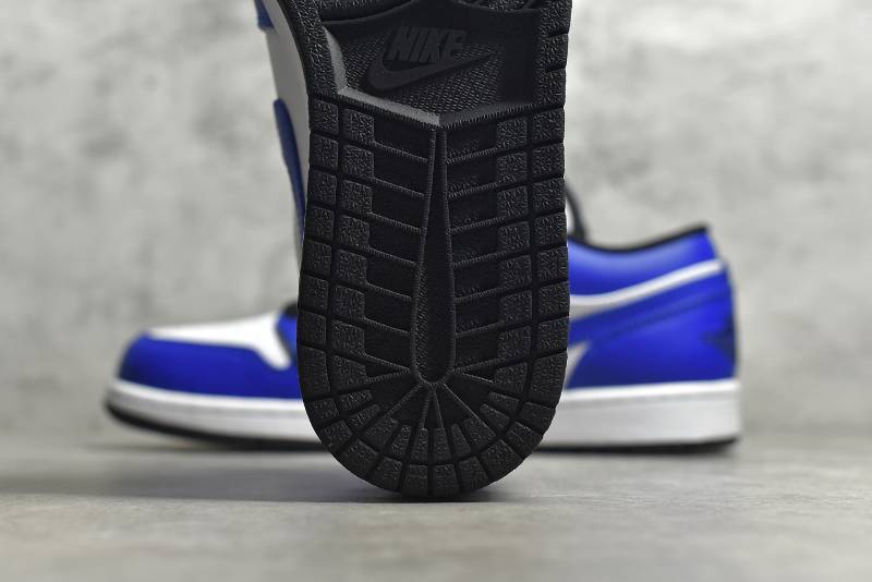 Jordan 1 Low
Royal Toe