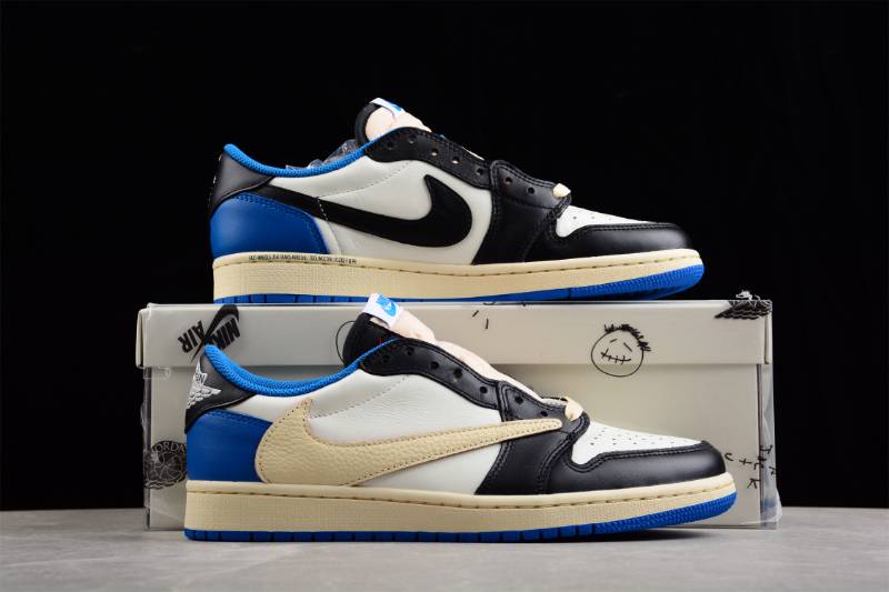Jordan 1 Retro Low OG SP
Fragment x Travis Scott