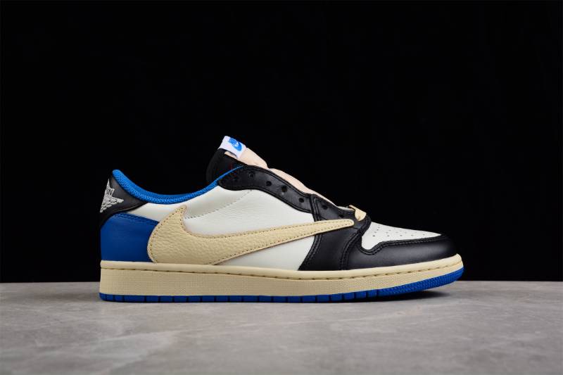 Jordan 1 Retro Low OG SP
Fragment x Travis Scott