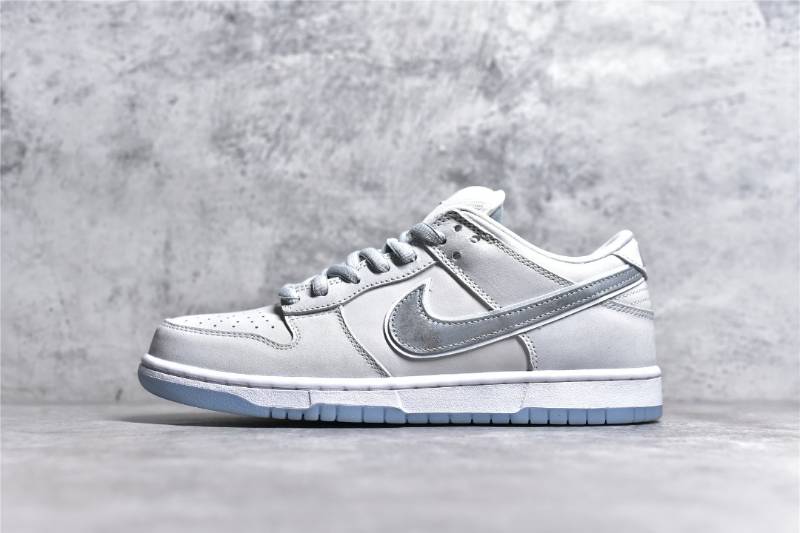 Nike SB Dunk Low
Concepts White Lobster (Friends and Family)