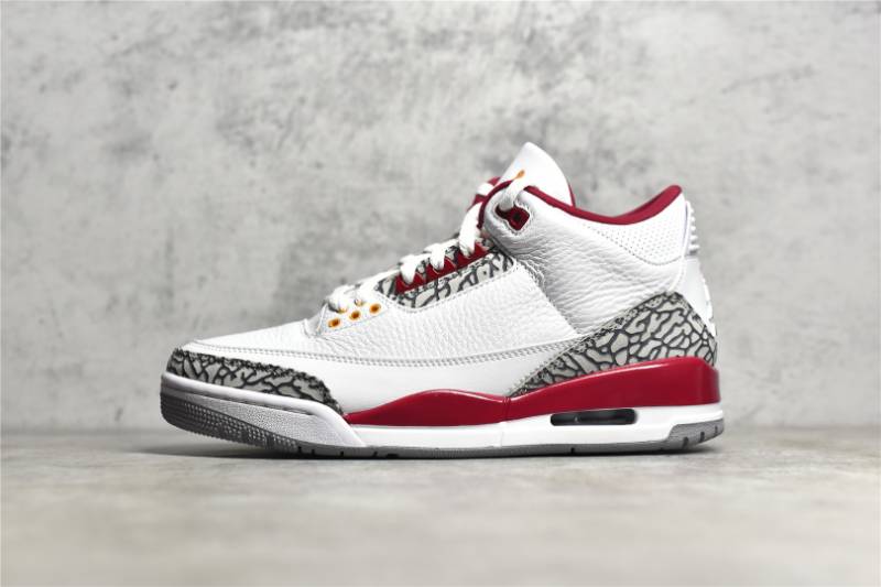 Jordan 3 Retro
Fire Red