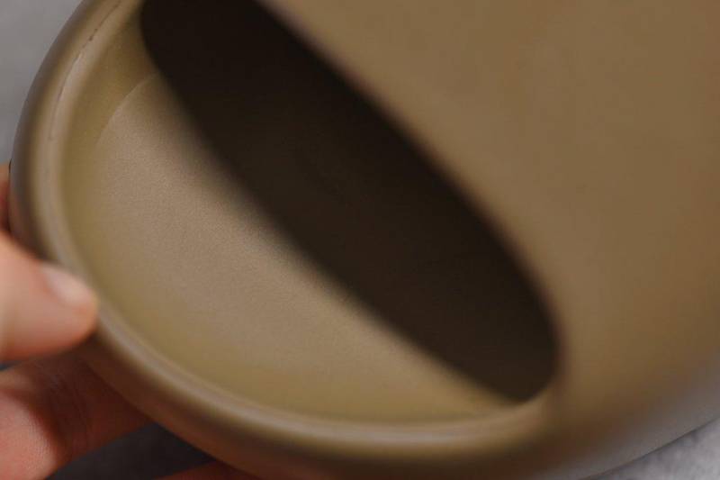 Adidas Yeezy Slide
Earth Brown