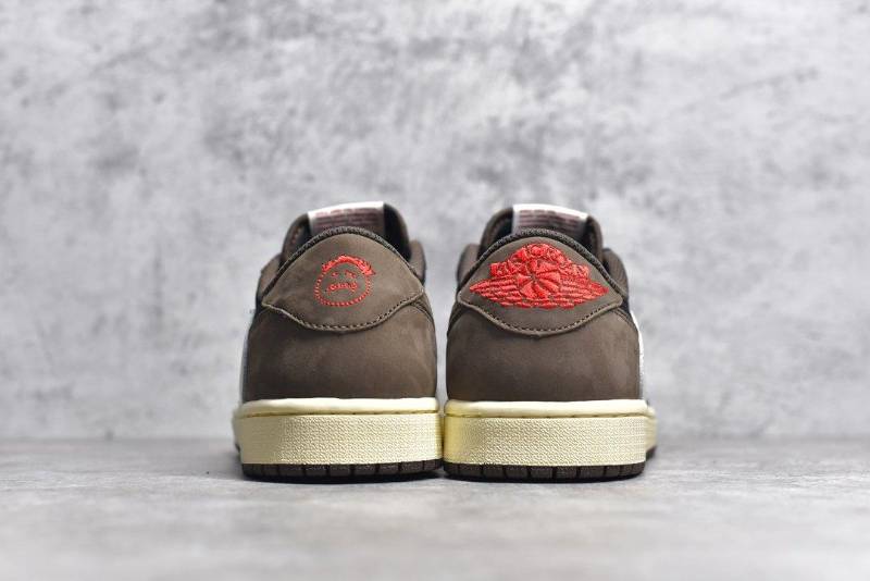 Jordan 1 Retro Low OG SP
Travis Scott Mocha