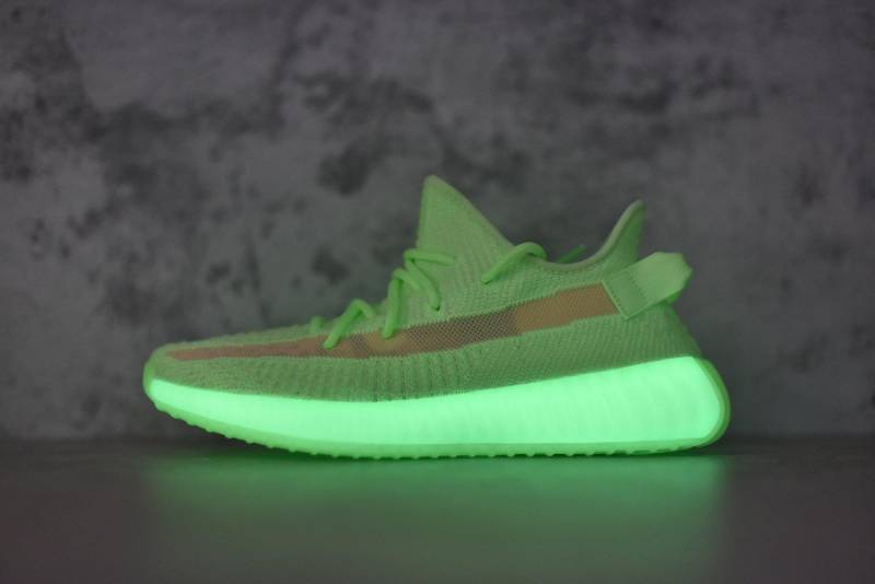 adidas Yeezy Boost 350 V2
Glow