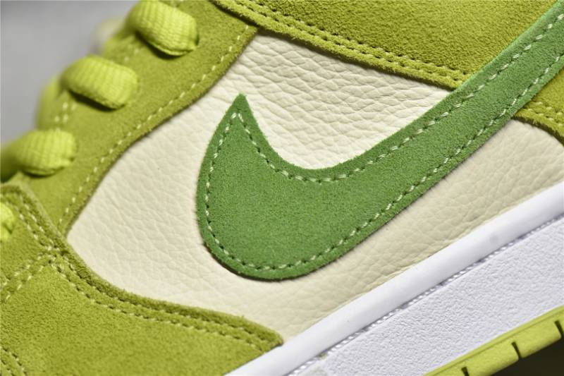 Nike SB Dunk Low
Green Apple