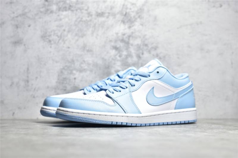 Jordan 1 Low
White Ice Blue