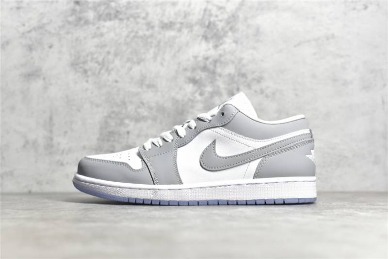 Jordan 1 Low
Wolf Grey