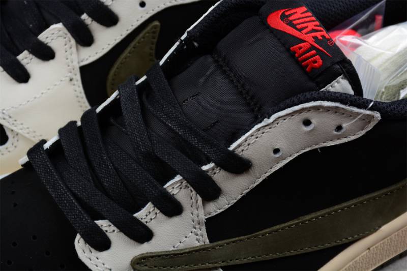 Jordan 1 Retro Low OG SP
Travis Scott Olive