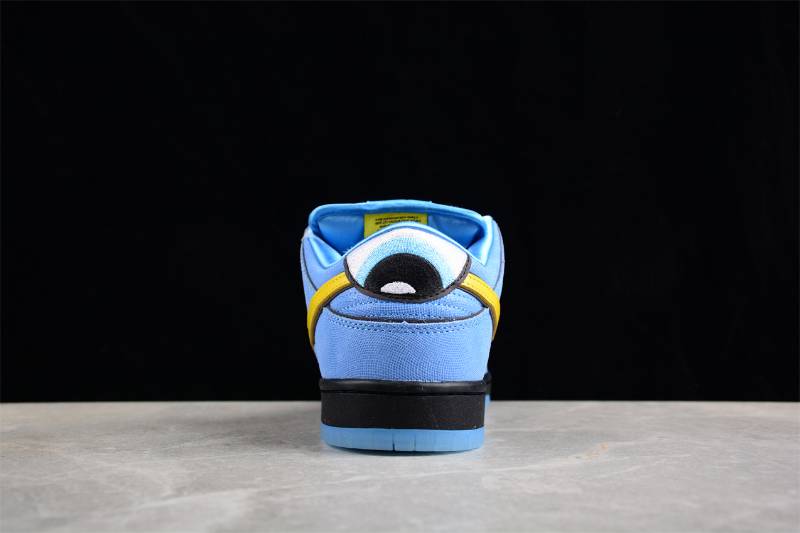 Nike SB Dunk Low
The Powerpuff Girls Bubbles (lindinha)