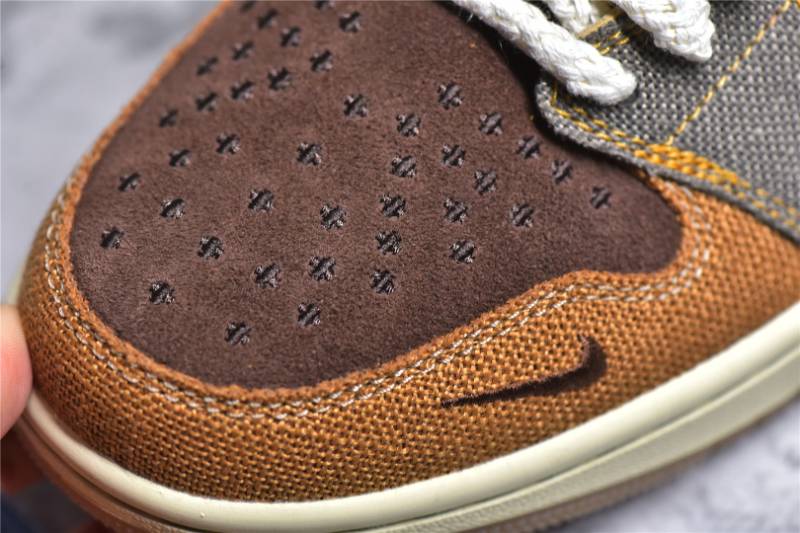 Jordan 1 Retro Low 
Zion Williamson Voodoo