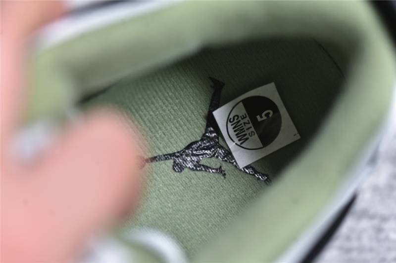 Jordan 4 Retro Seafoam